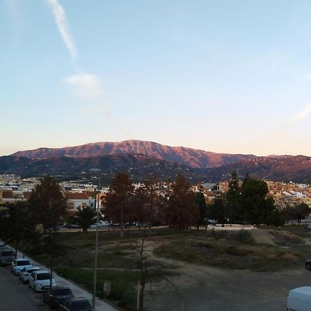 El Descanso Del Aguila -Parking Y Wifi Incluido- 托雷德尔马尔 外观 照片